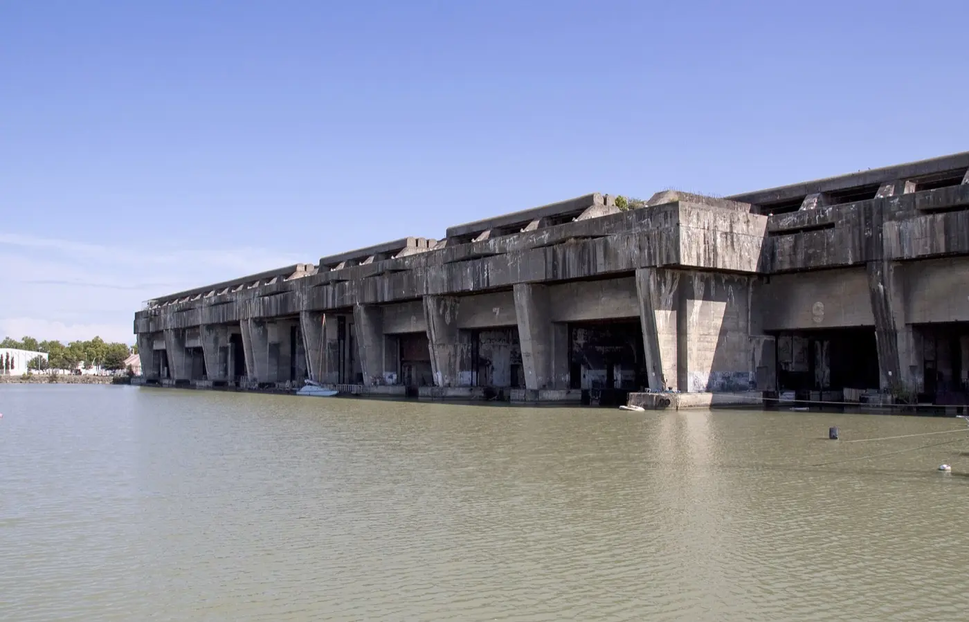 La base sous-marine de Bordeaux, écrin des Bassins des Lumières