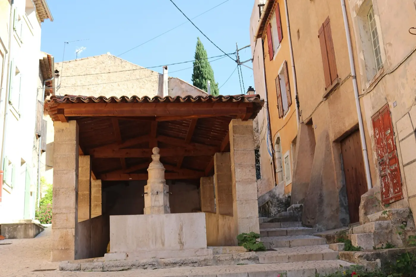 Fontaine-lavoir à Aups